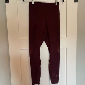 Nike- SZ S Dri-Fit Maroon Leggings
